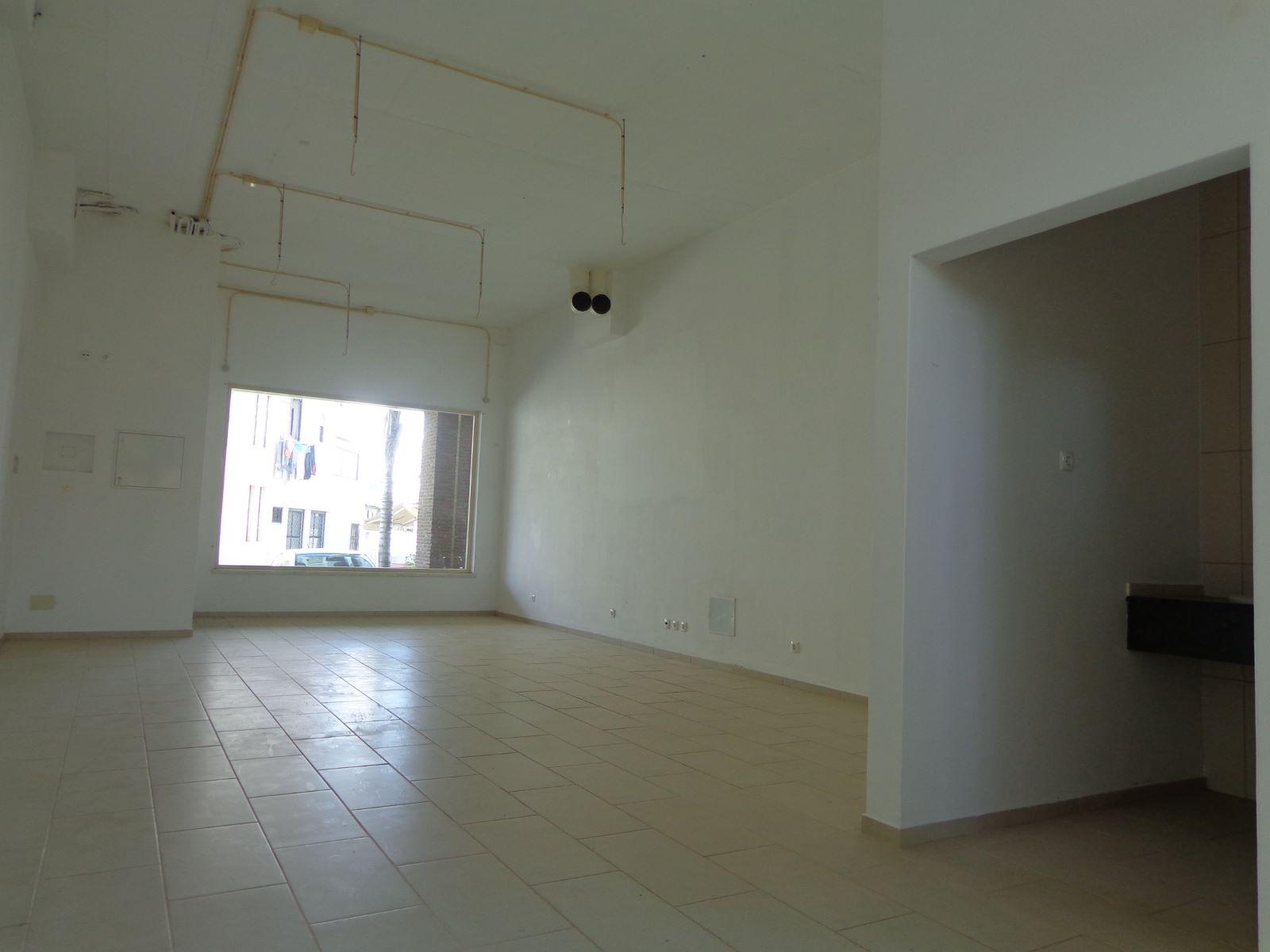 Ferragudo - loja no centro