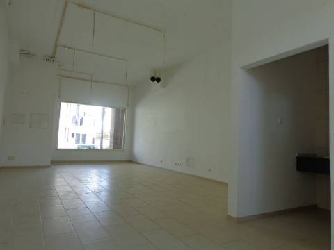 Ferragudo - loja no centro