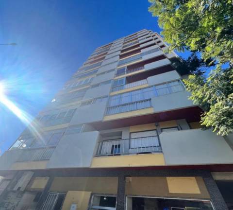 Apartamento T3 na Avenida 25 de Abril