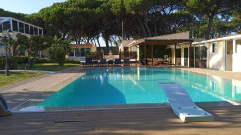 Quinta em Sintra com Moradia V3, Piscina e Terreno rústico