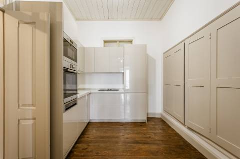 Oportunidade Exclusiva de Investimento - Conjunto de Dois Prédios Totalmente Renovados em Portimão