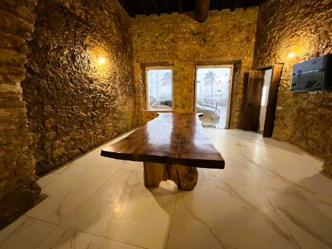 Oportunidade Exclusiva de Investimento - Conjunto de Dois Prédios Totalmente Renovados em Portimão