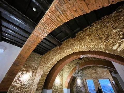 Oportunidade Exclusiva de Investimento - Conjunto de Dois Prédios Totalmente Renovados em Portimão