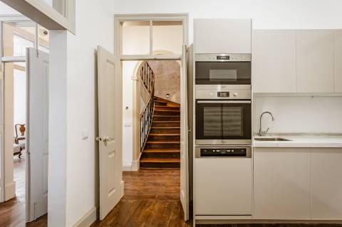 Oportunidade Exclusiva de Investimento - Conjunto de Dois Prédios Totalmente Renovados em Portimão