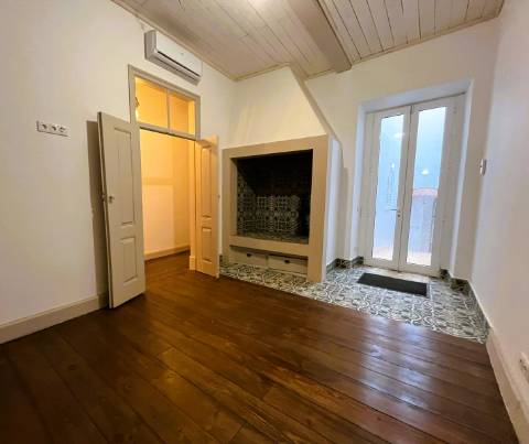 Oportunidade Exclusiva de Investimento - Conjunto de Dois Prédios Totalmente Renovados em Portimão