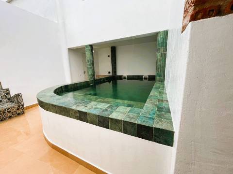 Oportunidade Exclusiva de Investimento - Conjunto de Dois Prédios Totalmente Renovados em Portimão