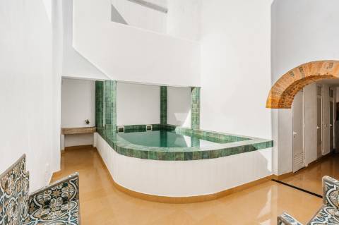 Oportunidade Exclusiva de Investimento - Conjunto de Dois Prédios Totalmente Renovados em Portimão