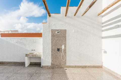 Oportunidade Exclusiva de Investimento - Conjunto de Dois Prédios Totalmente Renovados em Portimão