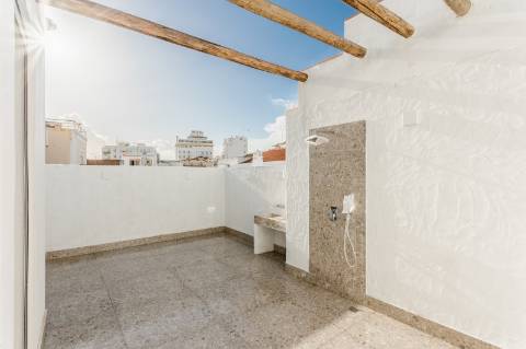 Oportunidade Exclusiva de Investimento - Conjunto de Dois Prédios Totalmente Renovados em Portimão