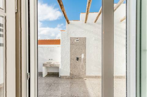 Oportunidade Exclusiva de Investimento - Conjunto de Dois Prédios Totalmente Renovados em Portimão