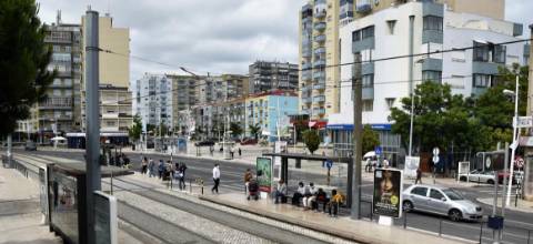 Apartamento T3 em Almada, Laranjeiro