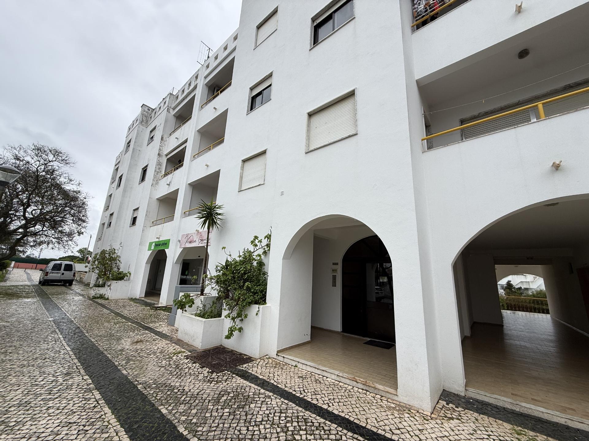 Apartamento T2 na Avenida de Ceuta em Quarteira