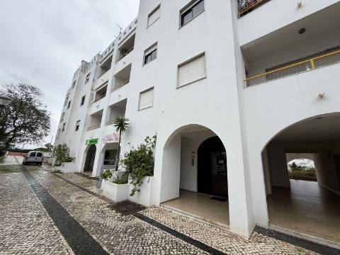 Apartamento T2 na Avenida de Ceuta em Quarteira