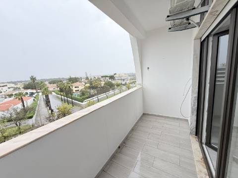 Apartamento T2 na Avenida de Ceuta em Quarteira