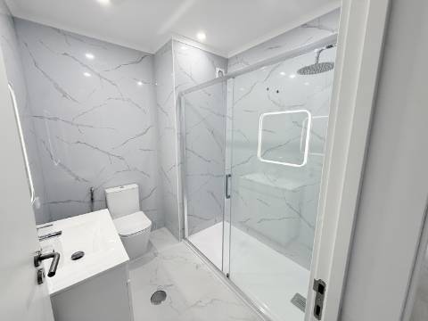 Apartamento T2 na Avenida de Ceuta em Quarteira