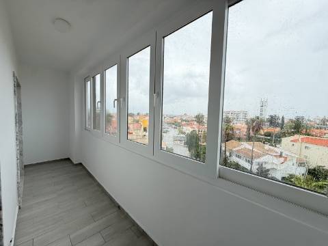 Apartamento T2 na Avenida de Ceuta em Quarteira