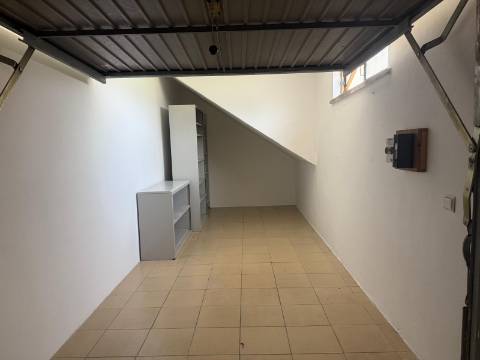 Garagem Box no Monte Belo Norte