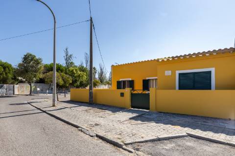 Moradia T2 no Bairro dos Pinheirinhos em Setúbal
