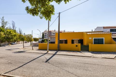 Moradia T2 no Bairro dos Pinheirinhos em Setúbal
