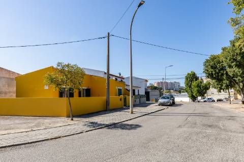Moradia T2 no Bairro dos Pinheirinhos em Setúbal