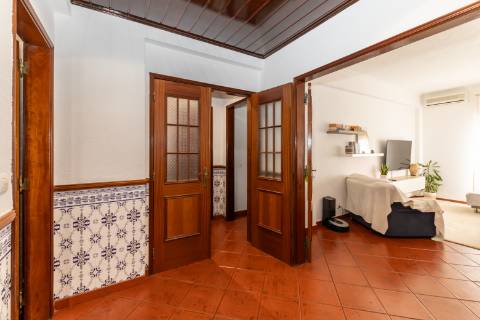 Apartamento T3 com garagem no Bairro São Gabriel em Setúbal