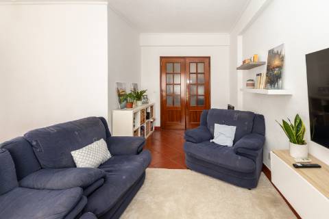 Apartamento T3 com garagem no Bairro São Gabriel em Setúbal