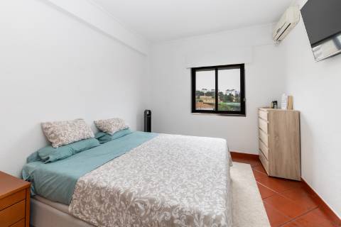 Apartamento T3 com garagem no Bairro São Gabriel em Setúbal