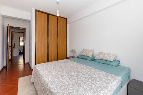 Apartamento T3 com garagem no Bairro São Gabriel em Setúbal