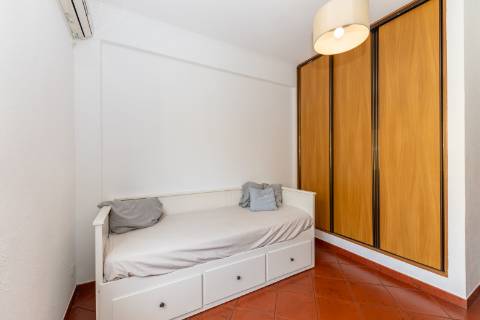 Apartamento T3 com garagem no Bairro São Gabriel em Setúbal