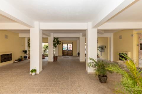 Apartamento T3 com garagem no Bairro São Gabriel em Setúbal