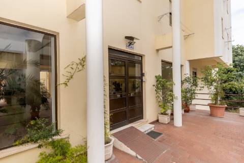 Apartamento T3 com garagem no Bairro São Gabriel em Setúbal