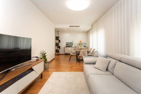 Apartamento T2 à venda na Quinta do Conventinho, Loures