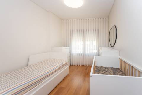 Apartamento T2 à venda na Quinta do Conventinho, Loures