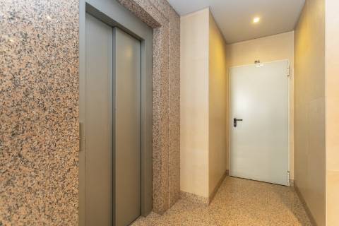 Apartamento T2 à venda na Quinta do Conventinho, Loures