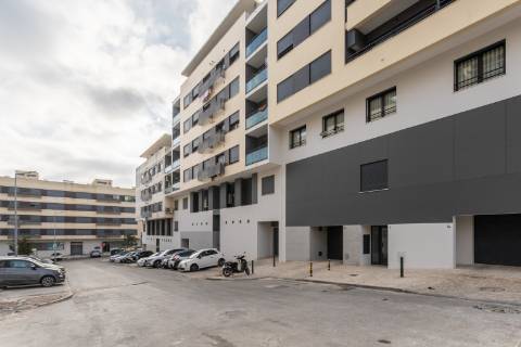 Apartamento T2 à venda na Quinta do Conventinho, Loures