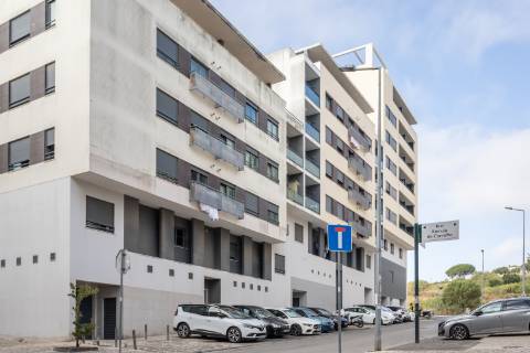 Apartamento T2 à venda na Quinta do Conventinho, Loures