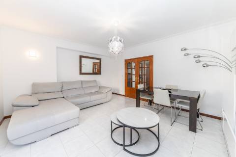 Apartamento T3 na Rua Salgueiro Maia, Lavradio