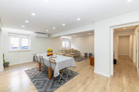 Apartamento T2 nas Manteigadas, Setúbal - Com muita luz natural