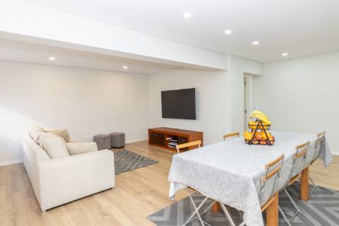 Apartamento T2 nas Manteigadas, Setúbal - Com muita luz natural