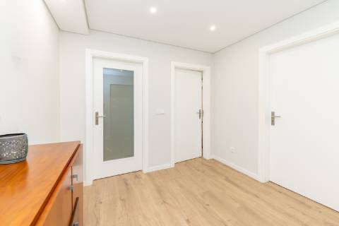 Apartamento T2 nas Manteigadas, Setúbal - Com muita luz natural