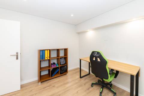 Apartamento T2 nas Manteigadas, Setúbal - Com muita luz natural