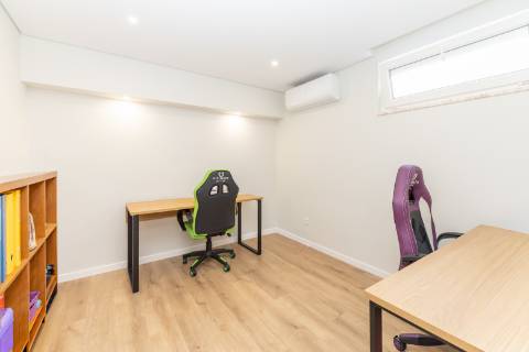 Apartamento T2 nas Manteigadas, Setúbal - Com muita luz natural