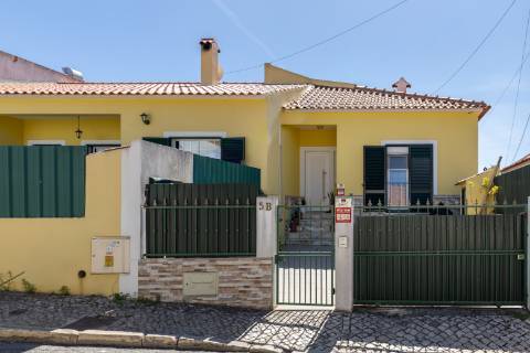 Moradia T3 Geminada em Vendas de Azeitão