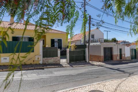 Moradia T3 Geminada em Vendas de Azeitão