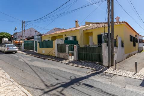 Moradia T3 Geminada em Vendas de Azeitão