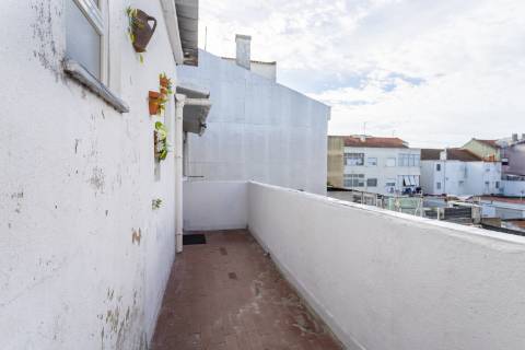 Apartamento T1 com Varanda na Moita | Baixa da Banheira