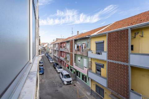 Apartamento T1 com Varanda na Moita | Baixa da Banheira