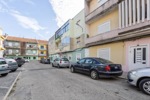 Apartamento T1 com Varanda na Moita | Baixa da Banheira