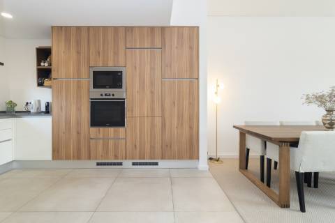 Moradia T3+1 em Banda como Nova com pátio e Vista Castelo de Palmela - Aires