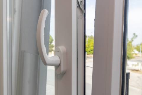 Moradia T3+1 em Banda como Nova com pátio e Vista Castelo de Palmela - Aires